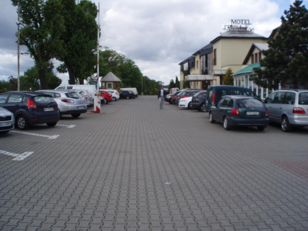 Motel Paradise Тожим Экстерьер фото